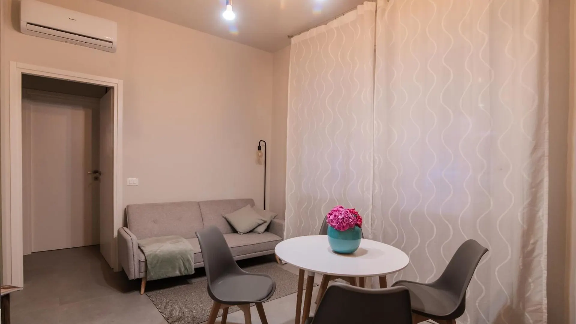 Sp2Apartment Viale Golgi 80 パヴィーア